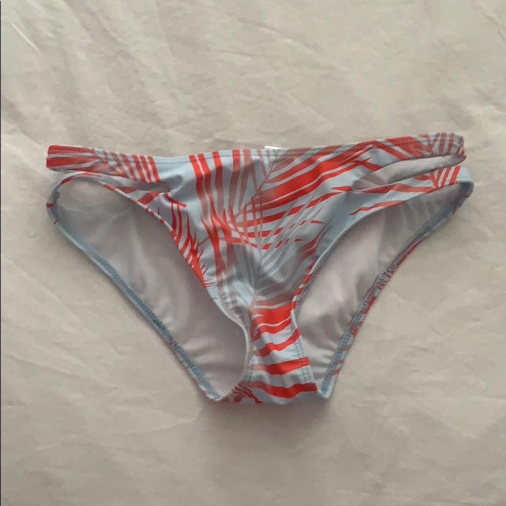 Small bathingsuit bottoms palm